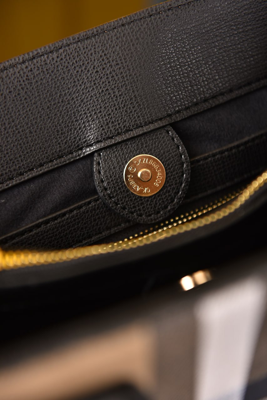 بيربري بانر (9 ألوان) - Burberry Medium Banner Bag
