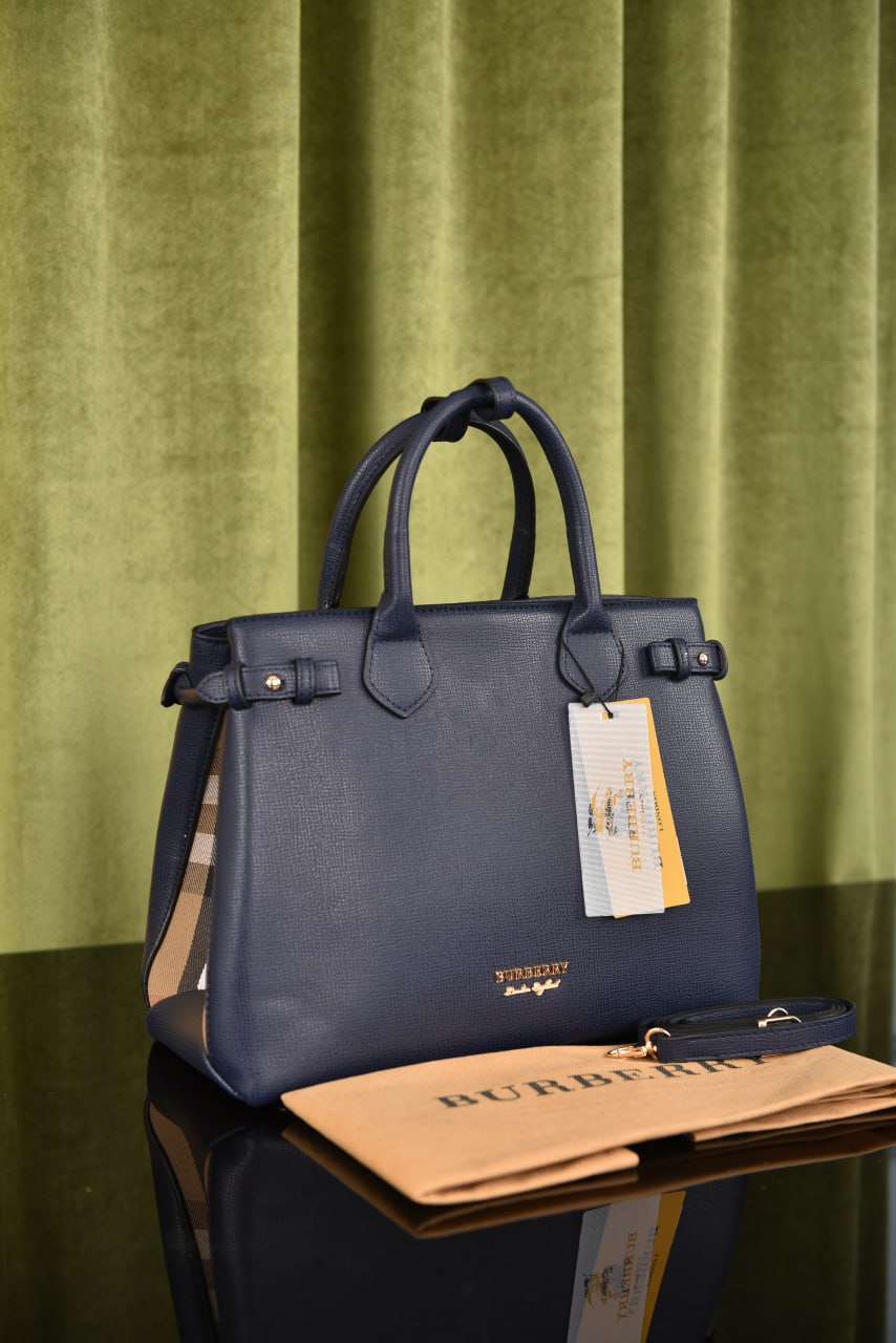 بيربري بانر سادة (9 ألوان) - Burberry Medium Banner Bag