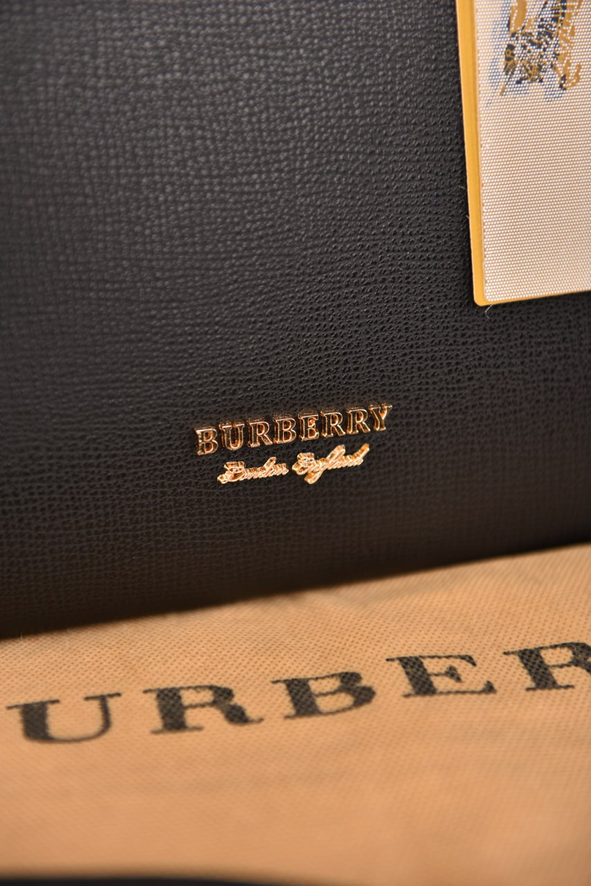 بيربري بانر سادة (9 ألوان) - Burberry Medium Banner Bag