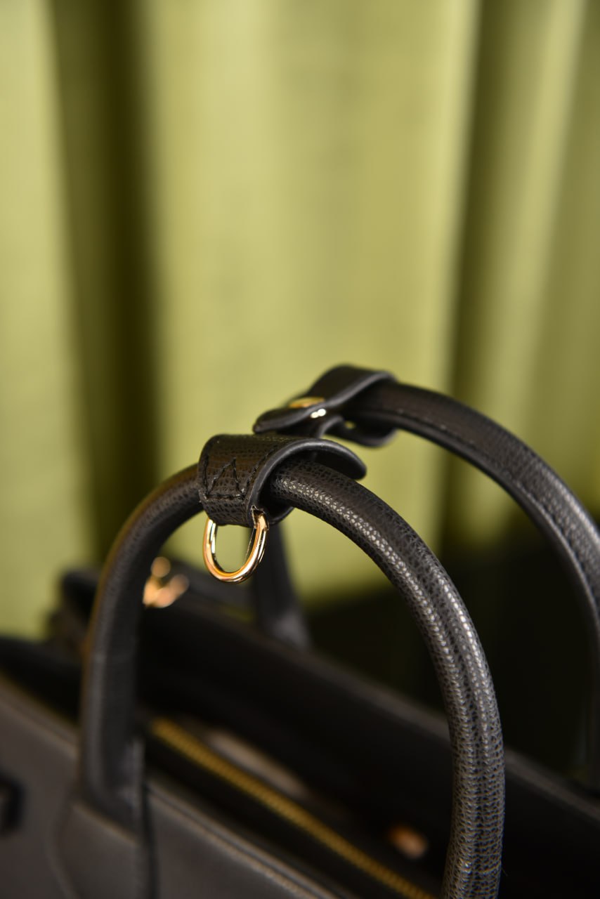 بيربري بانر سادة (9 ألوان) - Burberry Medium Banner Bag