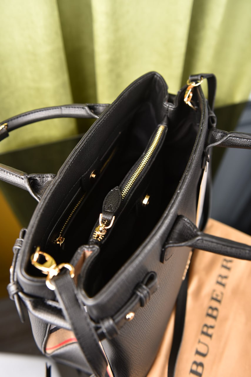 بيربري بانر سادة (9 ألوان) - Burberry Medium Banner Bag