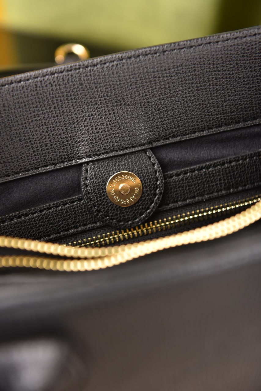 بيربري بانر سادة (9 ألوان) - Burberry Medium Banner Bag