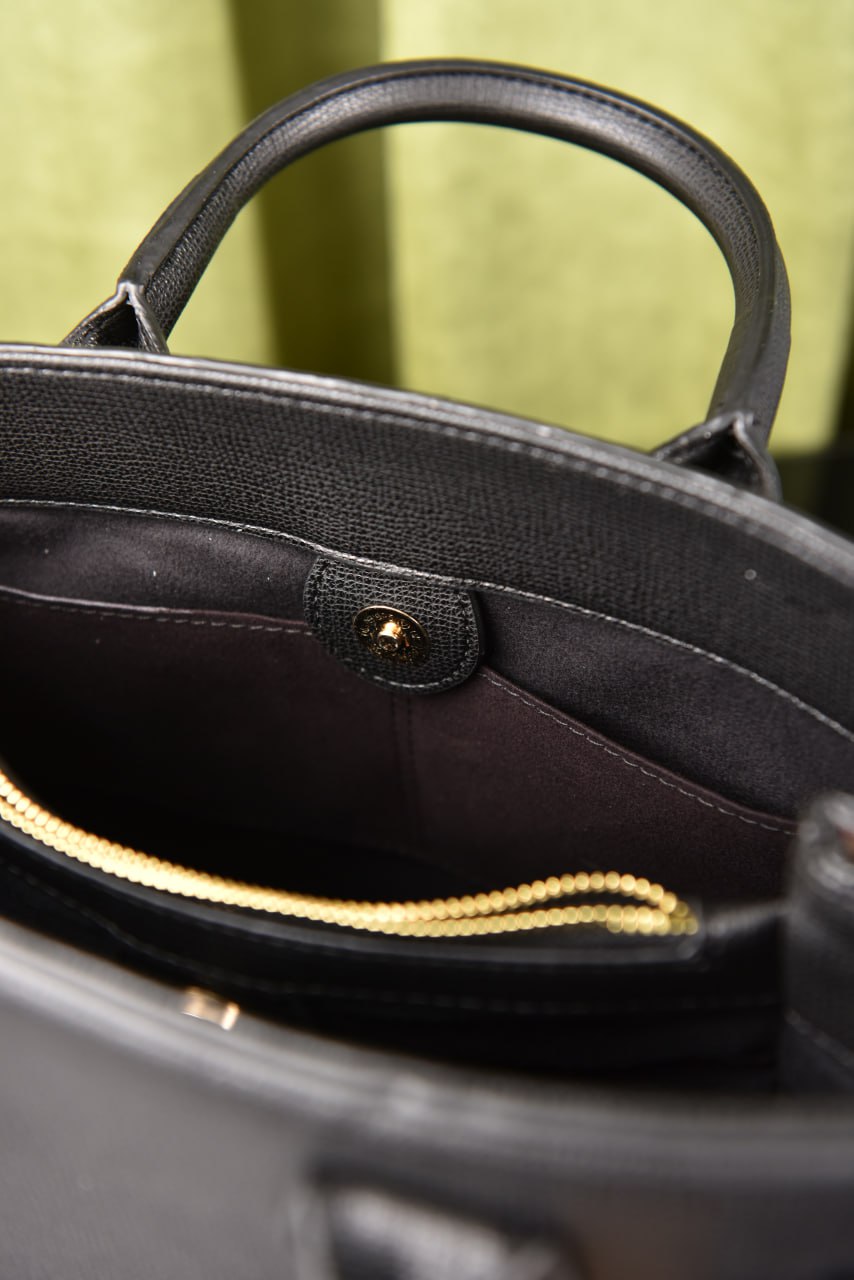بيربري بانر سادة (9 ألوان) - Burberry Medium Banner Bag