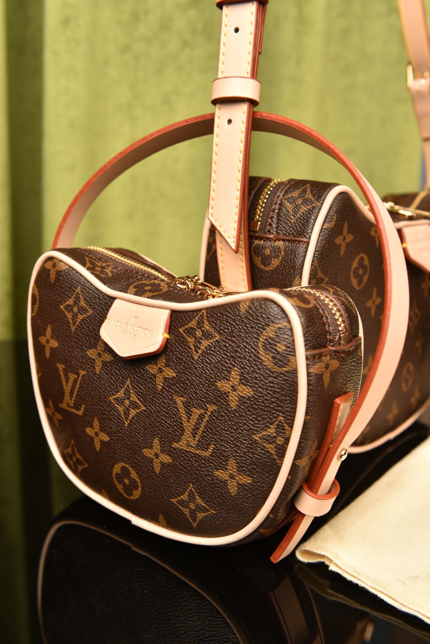 لوي فيتون (9 ألوان) - Louis Vuitton Croissant MM